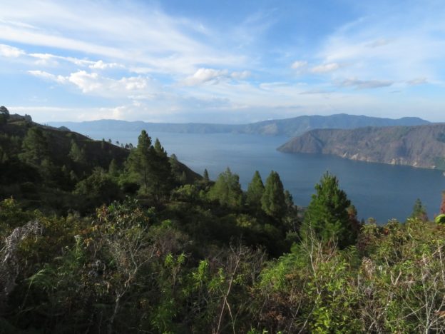 Pohled na jezero Toba, Samosi, Severní Sumatra, Indonésie